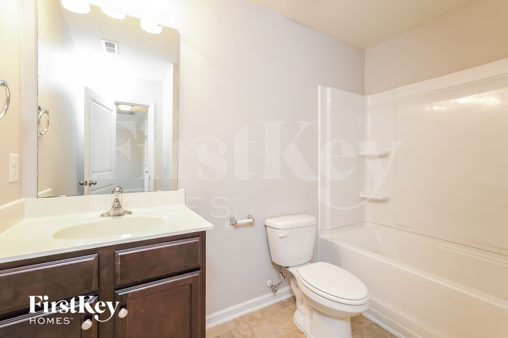 Building Photo - 3283 Grandview Club Rd