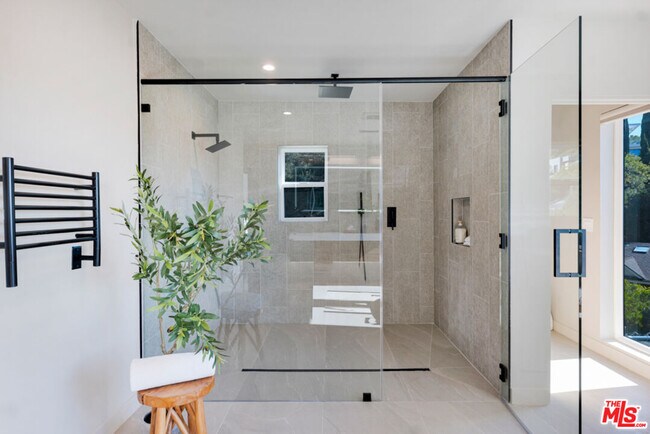 Building Photo - 7966 Mulholland Dr