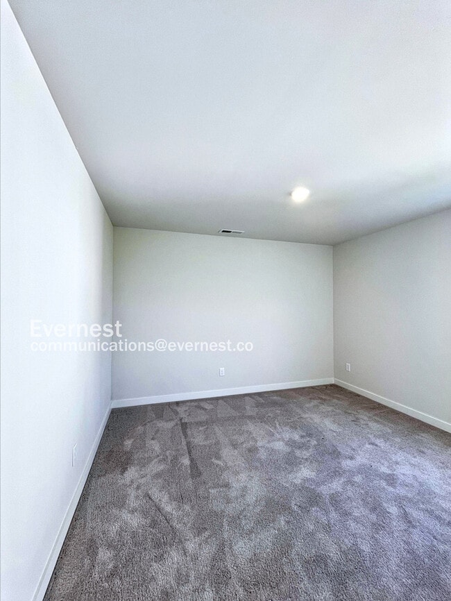 Building Photo - 506 Lyness Dr