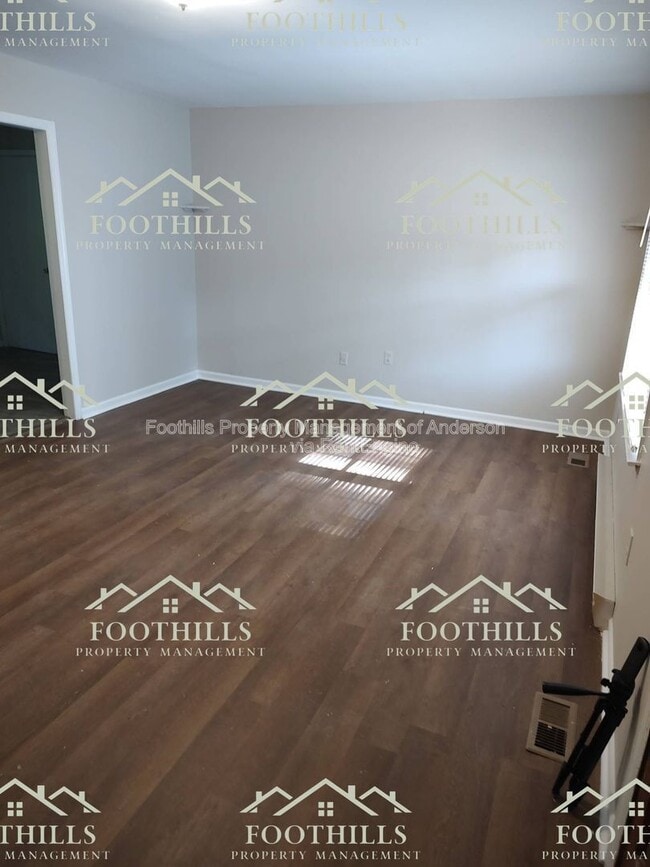 Building Photo - 223 Mulberry Ave