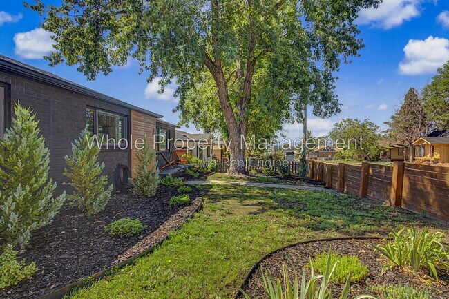 Building Photo - 3038 Sheridan Blvd