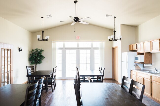 Building Photo - SOUTHLAKE COTTAGES III