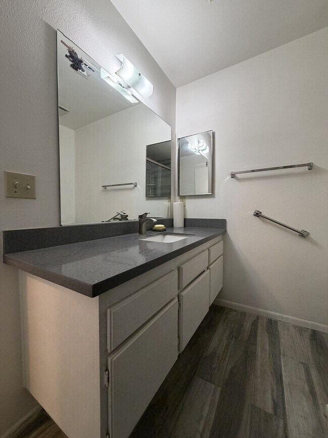 Building Photo - 6822 Endora Dr