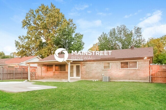 Building Photo - 3 Bedroom Pet-Friendly Home in MESQUITE, TX with Main Street Renewal