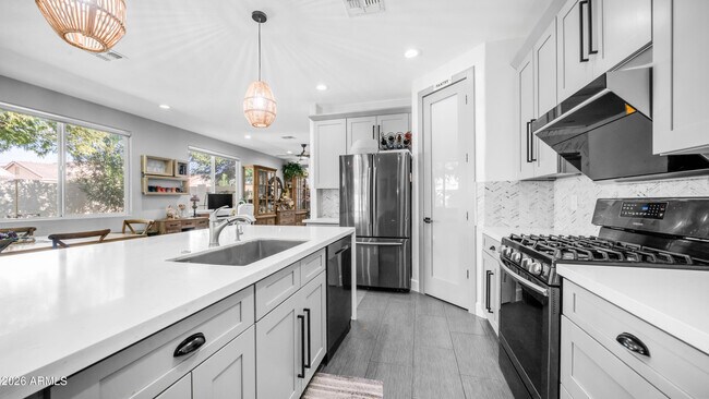 Building Photo - 25084 N 68th Ave