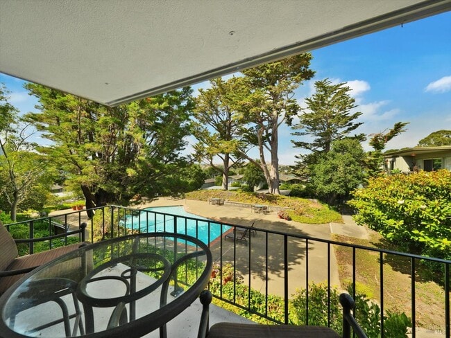 Building Photo - 367 Eden Roc Dr