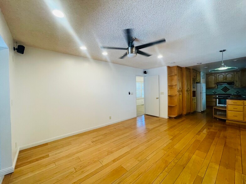 Building Photo - 1150 Stafford Dr