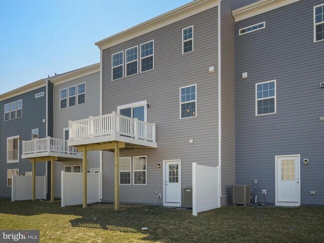 Building Photo - 96 Stafford Pl