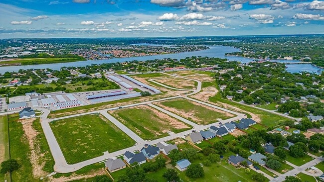 Building Photo - 2036 Salina Cir