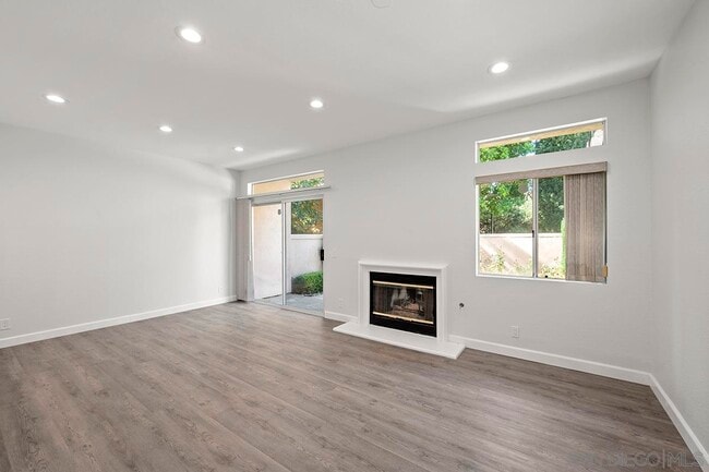 Building Photo - 7274 Shoreline Dr