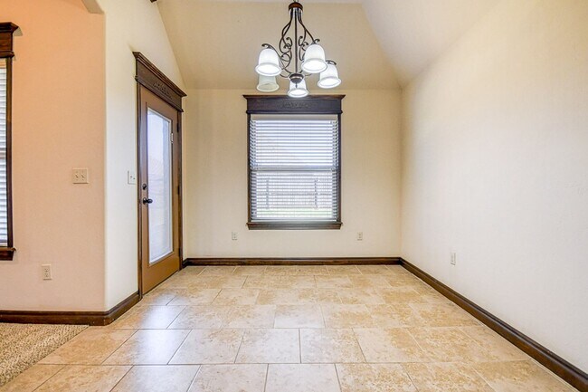 Building Photo - Beautiful home in Williamson Farms!
