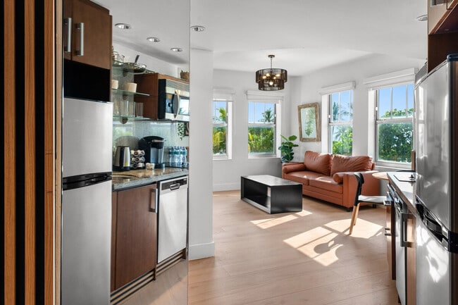 Building Photo - 1036 Ocean Dr