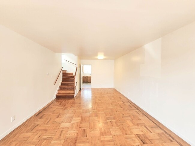 Building Photo - Lovely home in Daly City