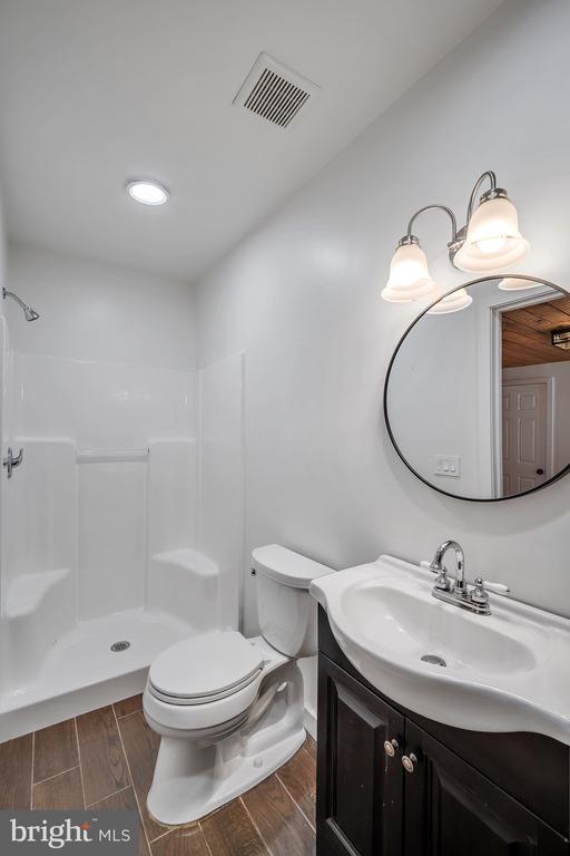 Building Photo - 125 Ford St