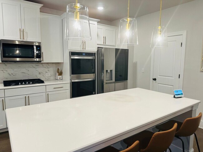 Building Photo - 603 Skye Ct