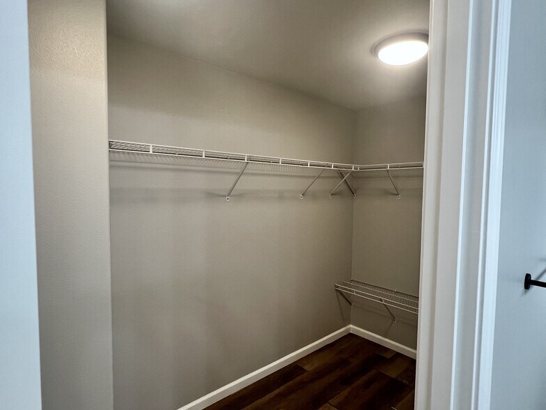 Building Photo - 2393 Pacific St