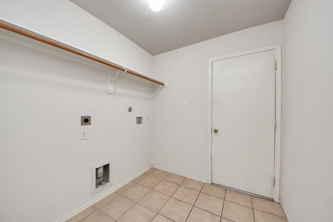 Building Photo - 1115 Juniper River Ct
