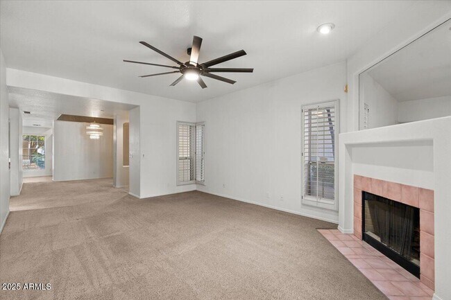 Building Photo - 5200 S Lakeshore Dr