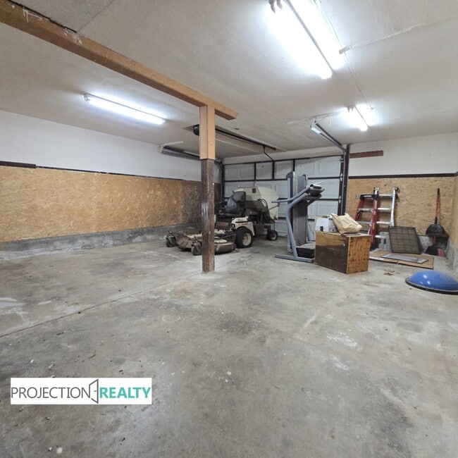 Building Photo - 32535 Coal Creek Rd