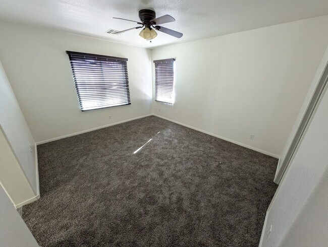 Building Photo - 7593 Perla Del Mar Ave