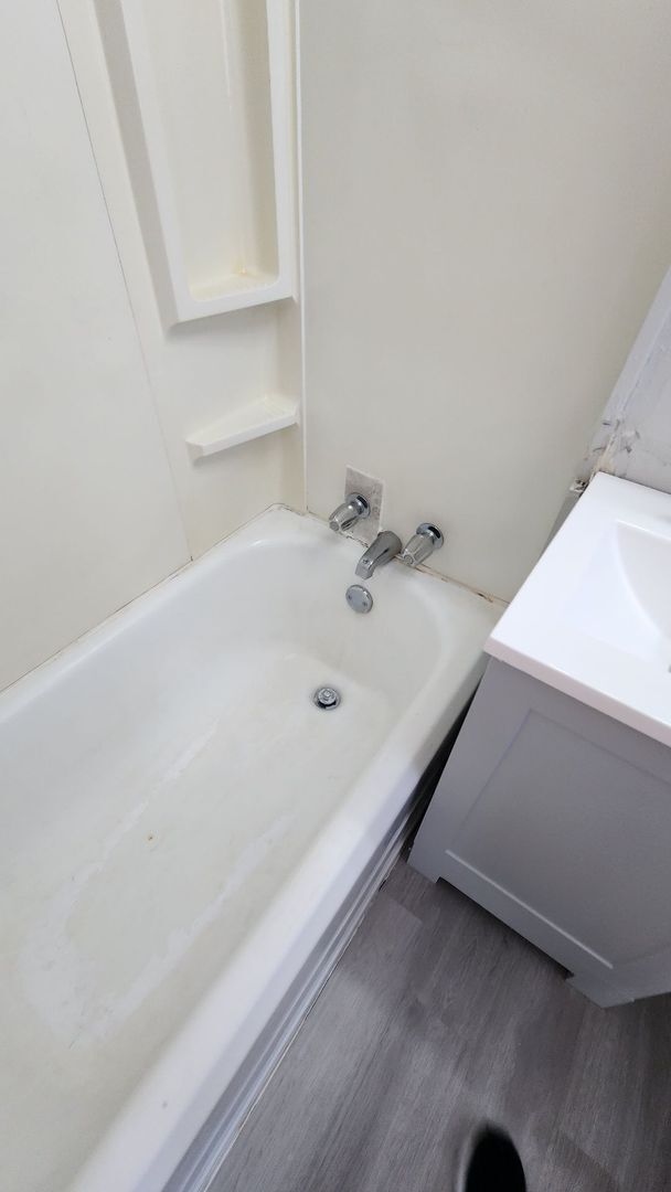 Building Photo - Nice 4 Bedroom, 2 Bath Home Near OCU & The...