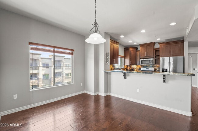 Building Photo - 5350 E Deer Valley Dr