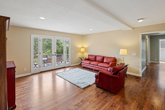 Building Photo - 3035 Ribera Rd