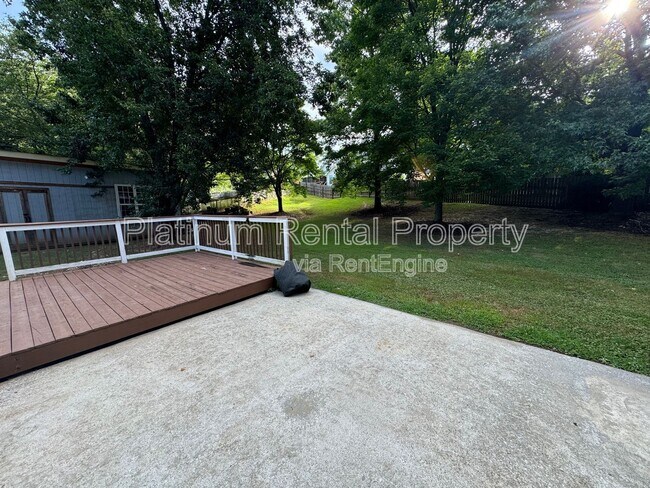 Building Photo - 1702 Stonegate Way SW