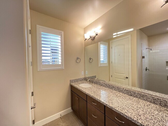 Building Photo - Spacious Home - Three Bedrooms w/garage TOSCANO Neighborhood in SLO