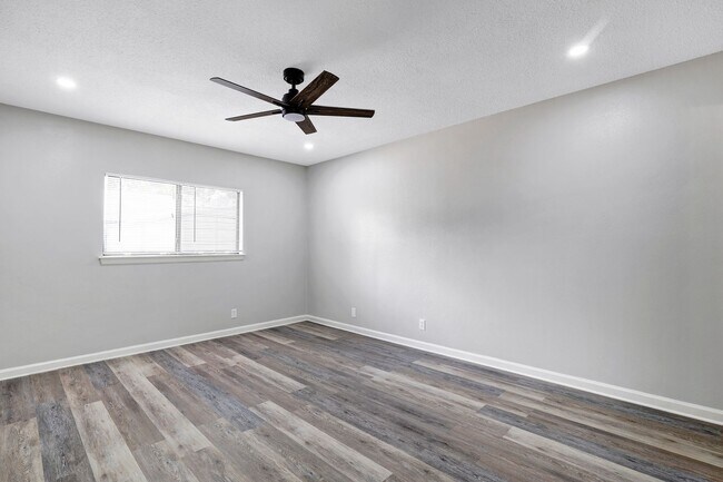 Building Photo - ***APPLICATION CURRENTLY UNDER REVIEW***Co...