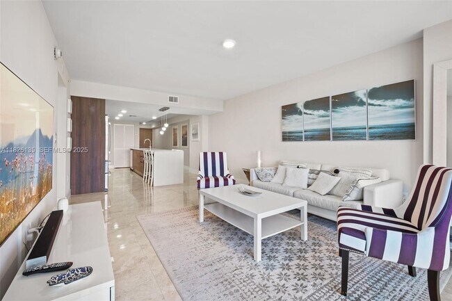 Building Photo - 9261 E Bay Harbor Dr