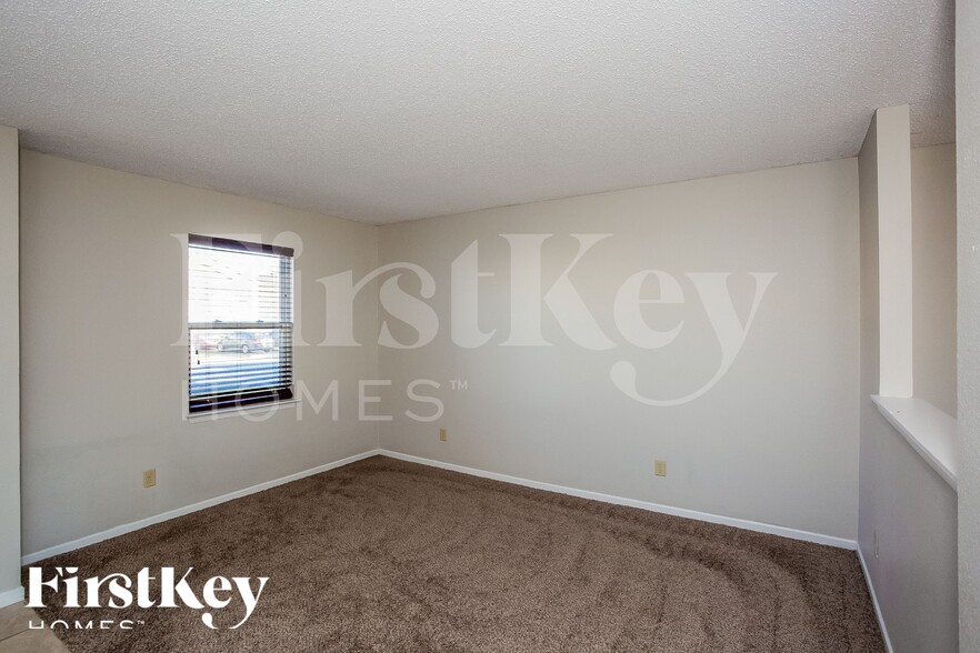 Building Photo - 9447 W Constellation Dr