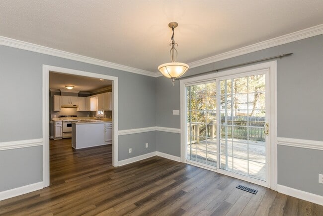 Building Photo - 508 Somerset Dr