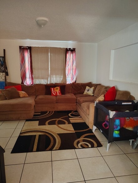 Building Photo - 1108 Carefree Cove Dr