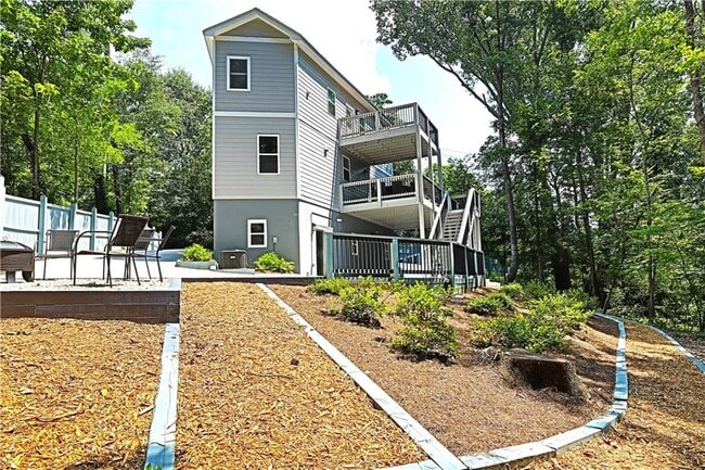 Building Photo - 2125 Clay Rd SW