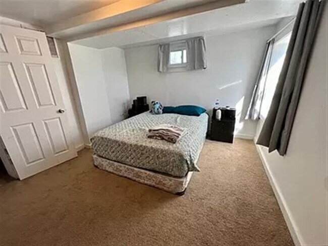 Building Photo - Fantastic Home