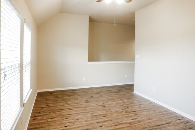 Building Photo - 19011 Woodland Leaf Ln