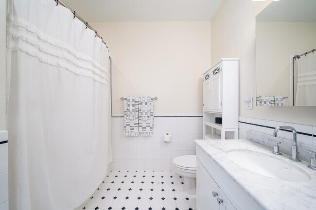 Building Photo - 1500 Washington St