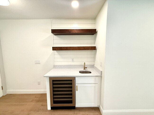Building Photo - GORGEOUS, COMPLETELY REDONE 3/2 MAITLAND H...