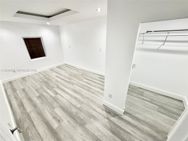Building Photo - 1272 NE 145th St