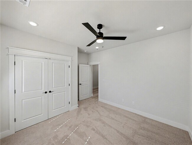 Building Photo - 7842 Scenic Vly Ave