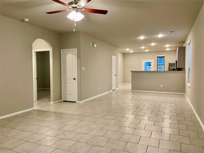 Building Photo - 31326 Spotted Saddle Hollow