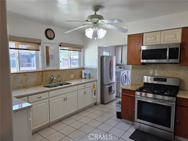 Building Photo - 554 Hawthorne St