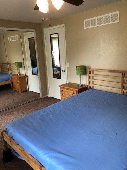 Building Photo - 21727 Hidden Rivers Dr N