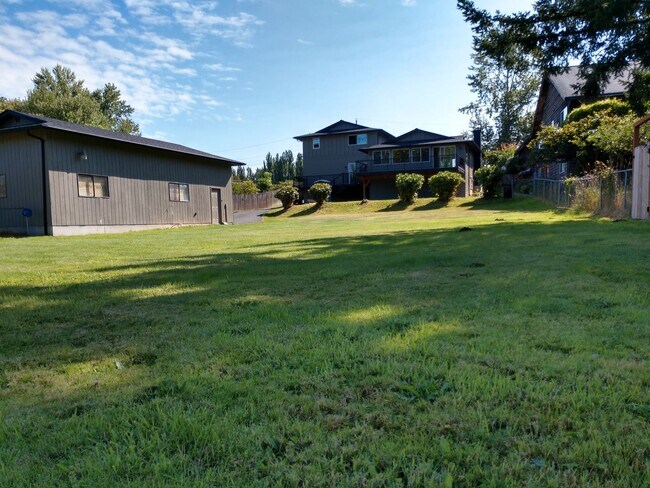 Building Photo - 2235 Electric Ave