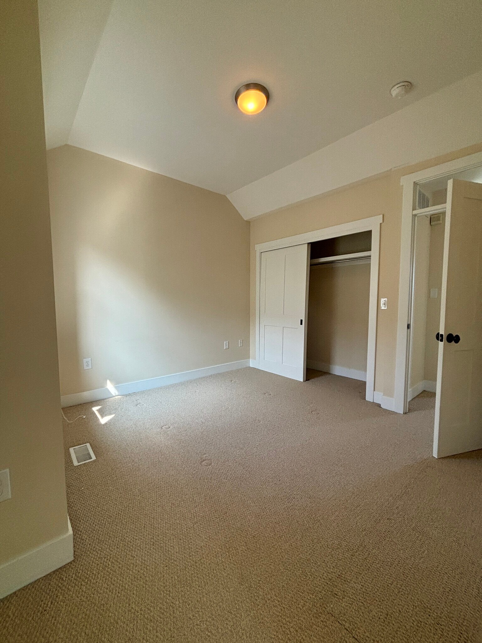 Building Photo - 1455 Mews Ct