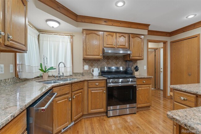 Building Photo - 47105 Liberty Bell Rd E
