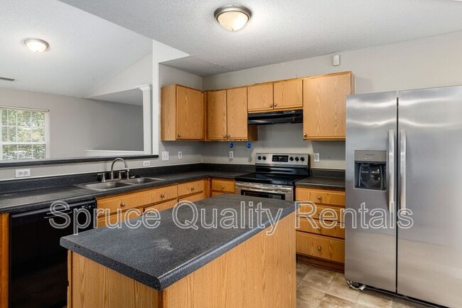 Building Photo - 3511 Thornwood Dr