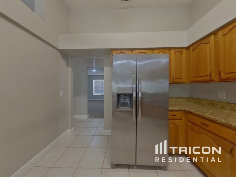 Building Photo - 792 Silversmith Cir