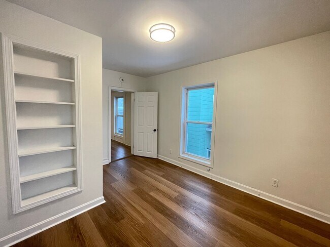 Building Photo - 33 Malvern St